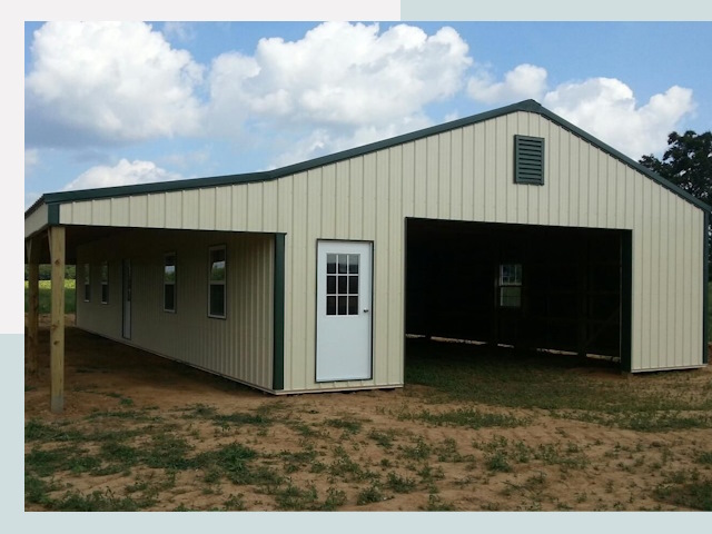 Строительство конюшен в Губкине